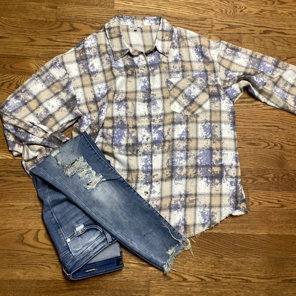 White Birch button up lightweight Distressed Plaid top. Size Medium